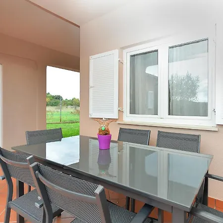 House Iva 1535 Tatil Evi Pula