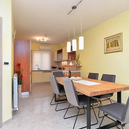 House Iva 1535 *