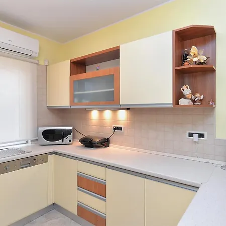 House Iva 1535 Tatil Evi Pula