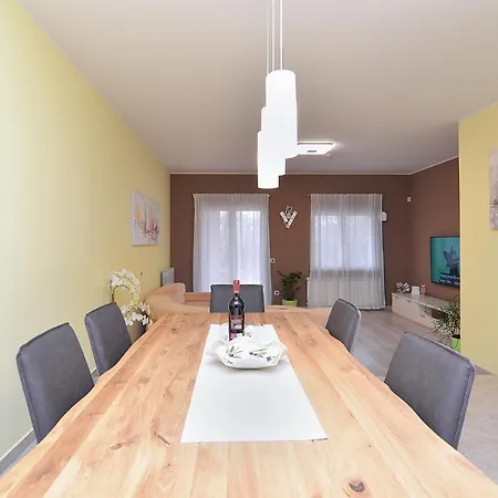 House Iva 1535 Tatil Evi