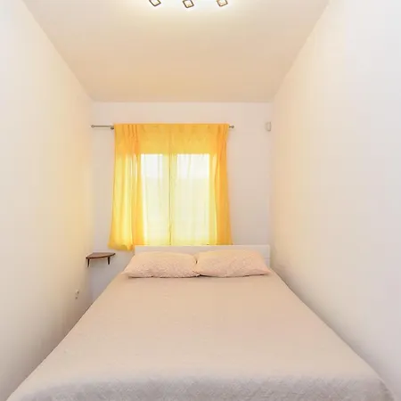 House Iva 1535 *