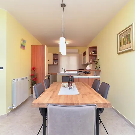 House Iva 1535